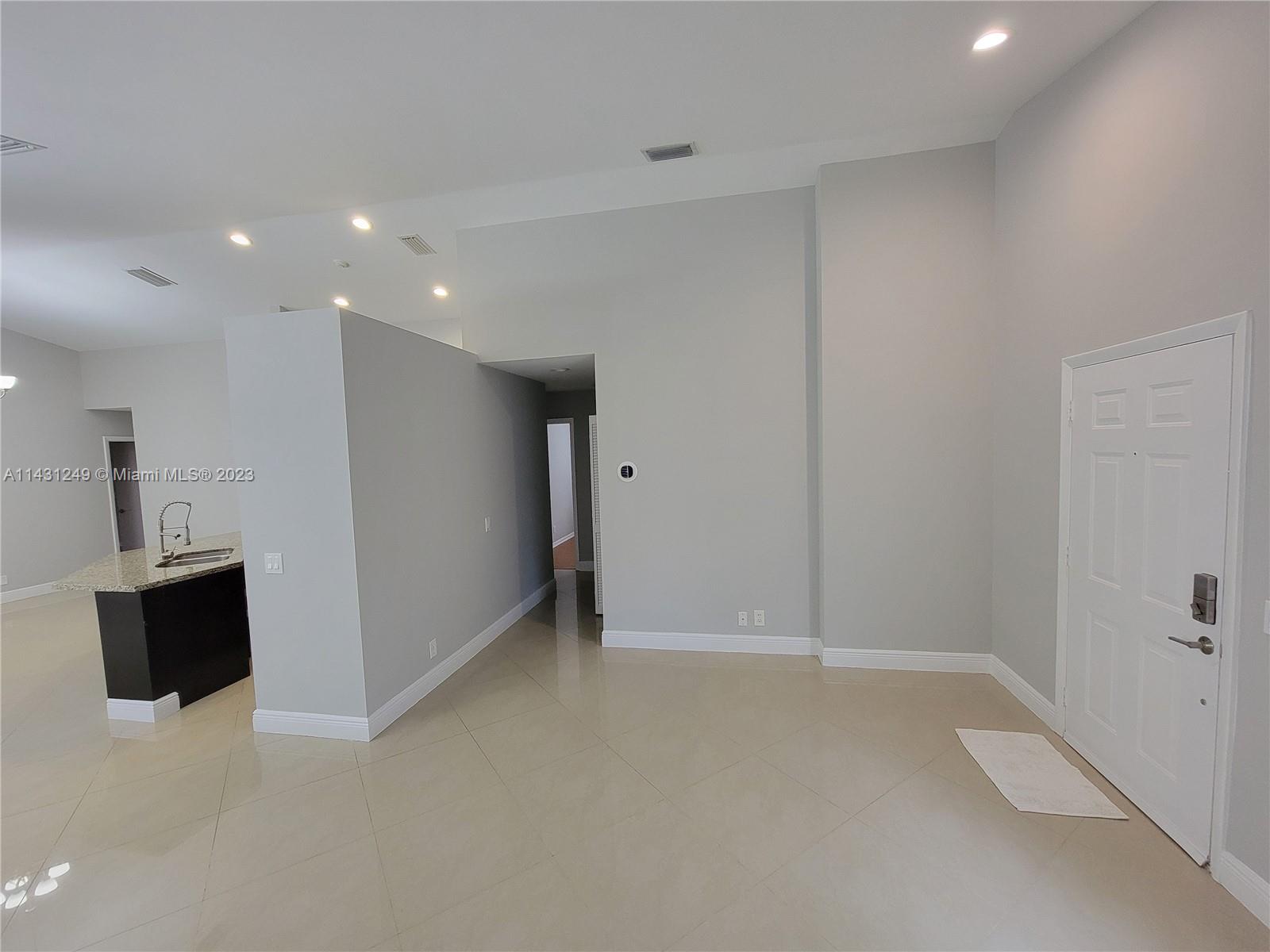 SECTOR 4 NORTH - Residential Lease