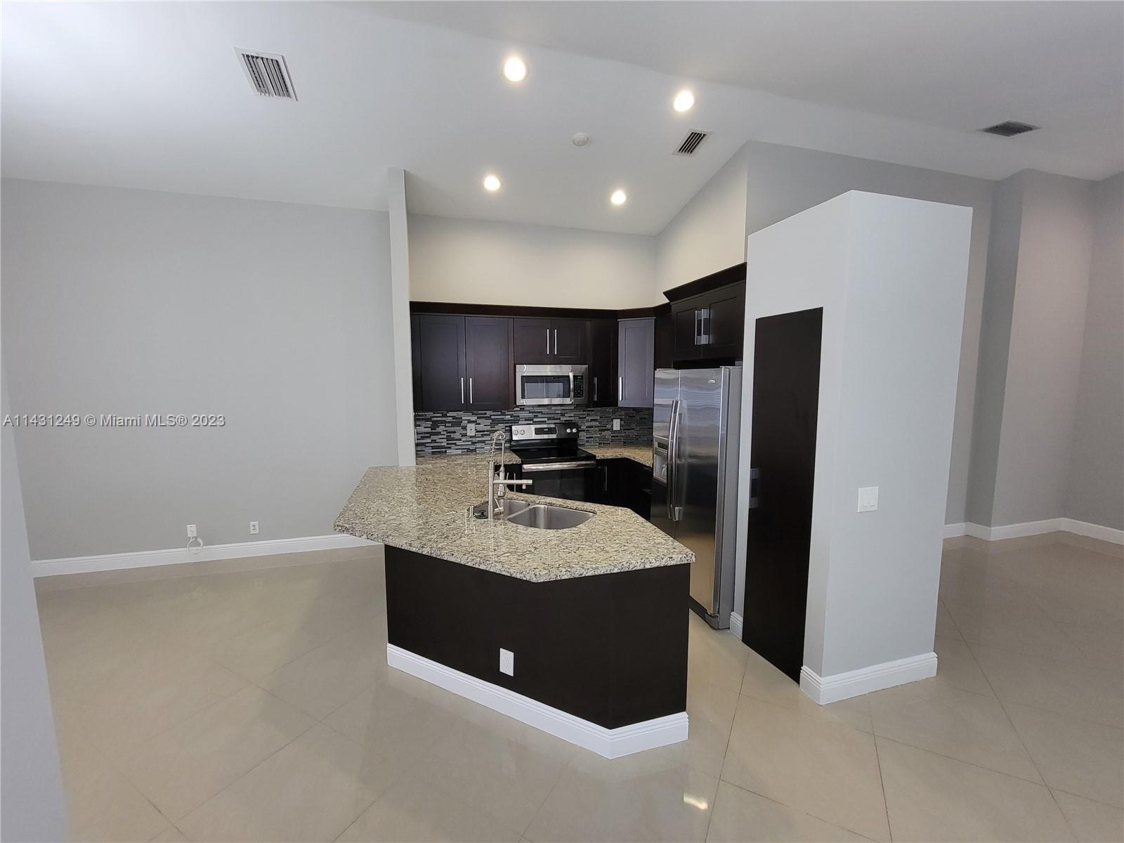 SECTOR 4 NORTH - Residential Lease