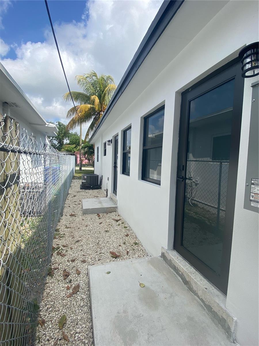 17TH AVE MANOR - Residential Lease