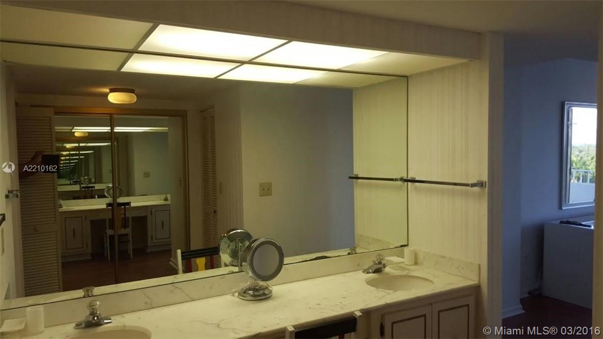 COMMODORE CLUB SOUTH COND - Residential Lease
