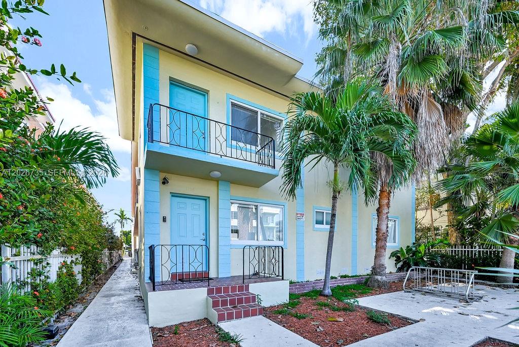 Fast approval and easy to show. Move in with just the first month’s rent and one security deposit.
Spacious, beautifully renovated studio in the heart of South Beach. Located just one block from Flamingo Park and only four blocks from the beach, this unit offers an unbeatable combination of location, convenience, and lifestyle.
The apartment features high-impact windows for added safety, comfort, and noise reduction. On-site laundry facilities provide extra convenience, and street parking is available through the city permit program.
