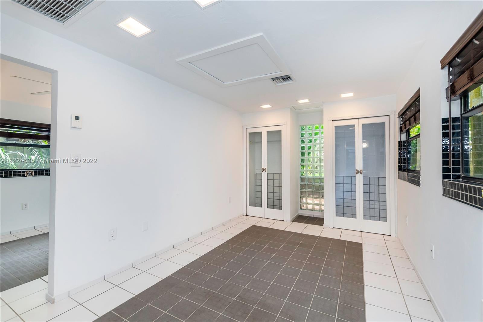 HIGHWAY PARK - Residential Lease