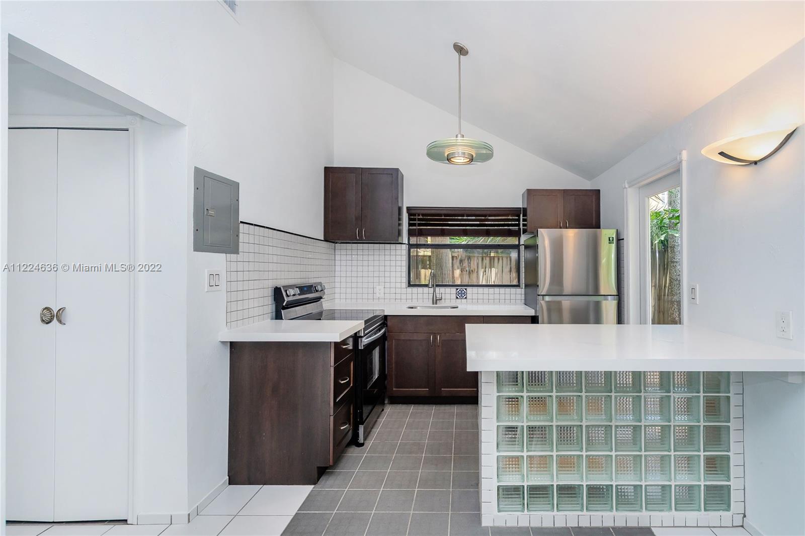HIGHWAY PARK - Residential Lease