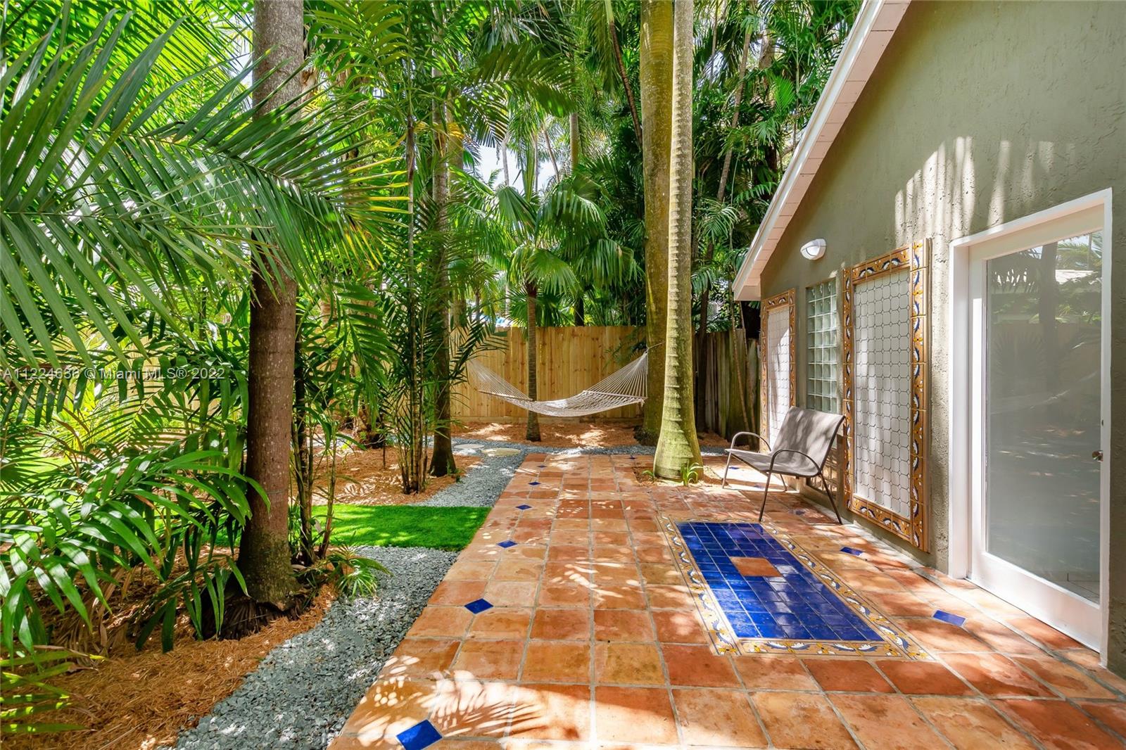 HIGHWAY PARK - Residential Lease