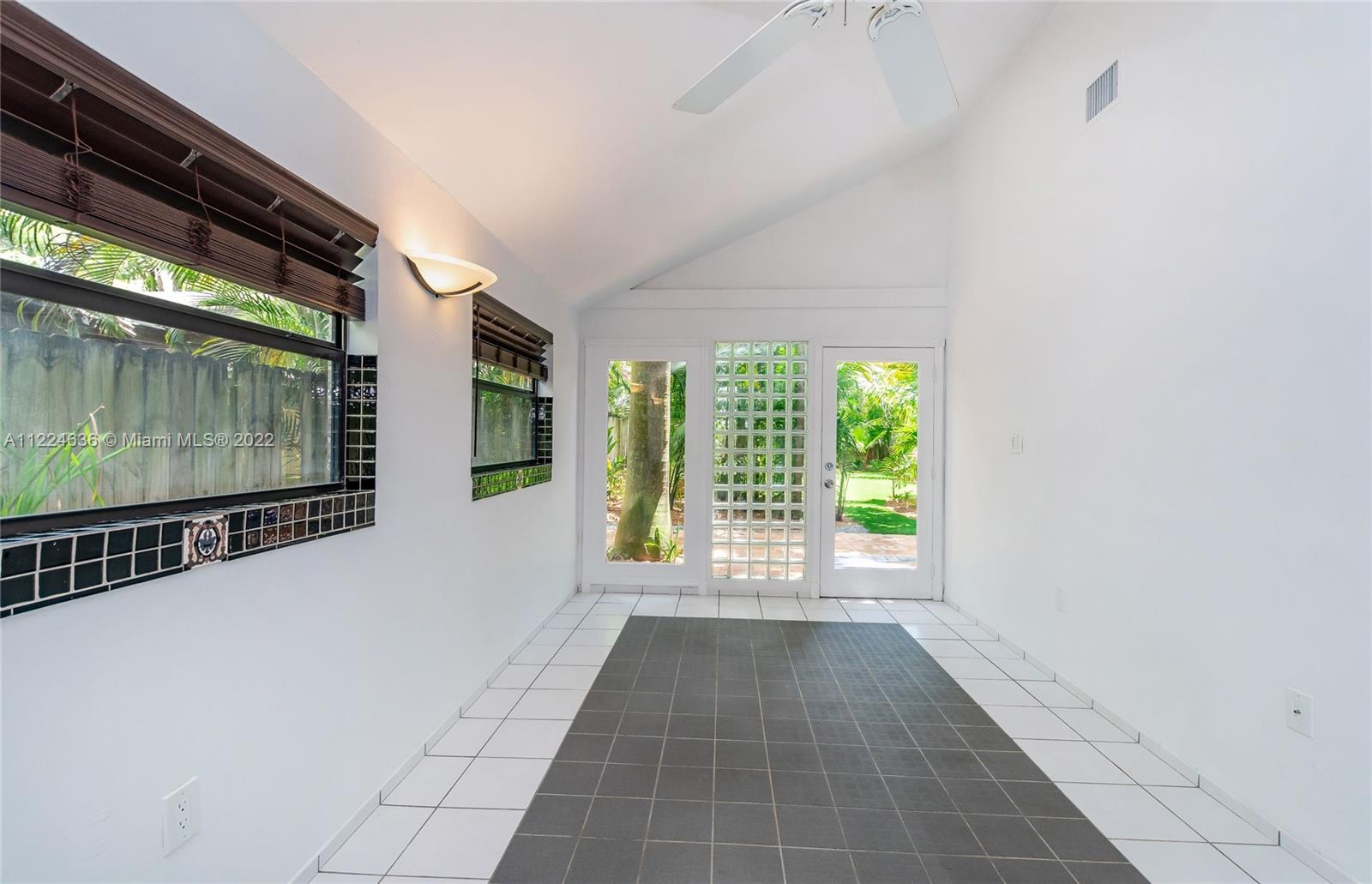 HIGHWAY PARK - Residential Lease