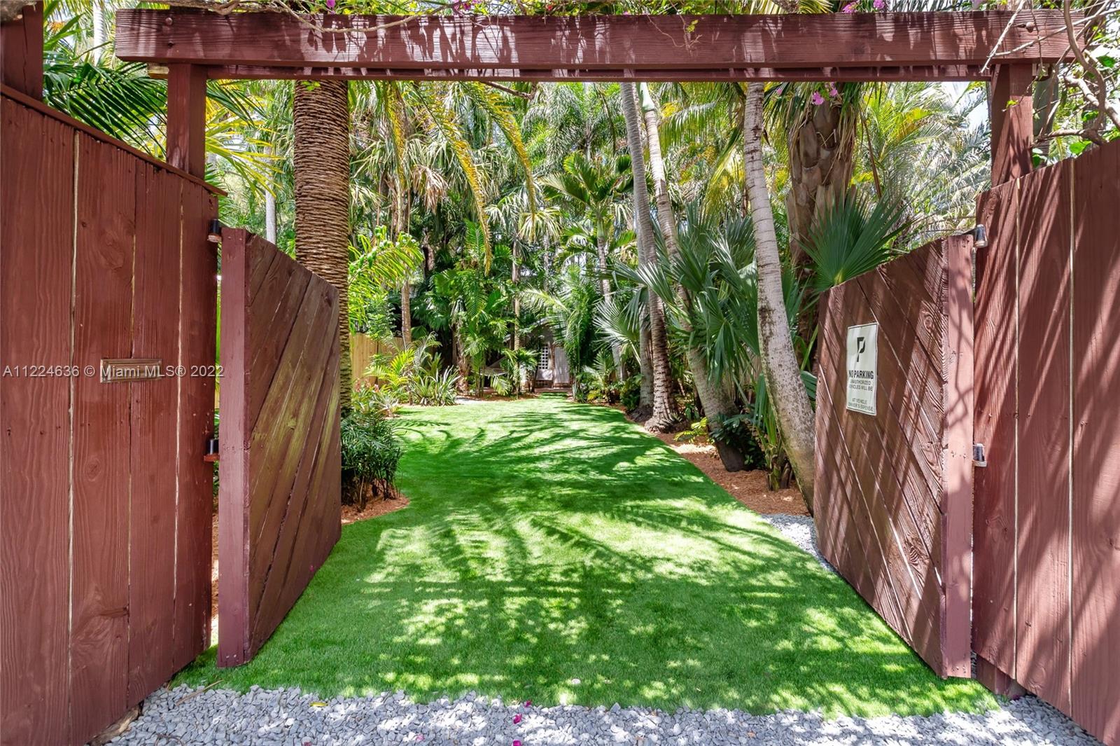 HIGHWAY PARK - Residential Lease