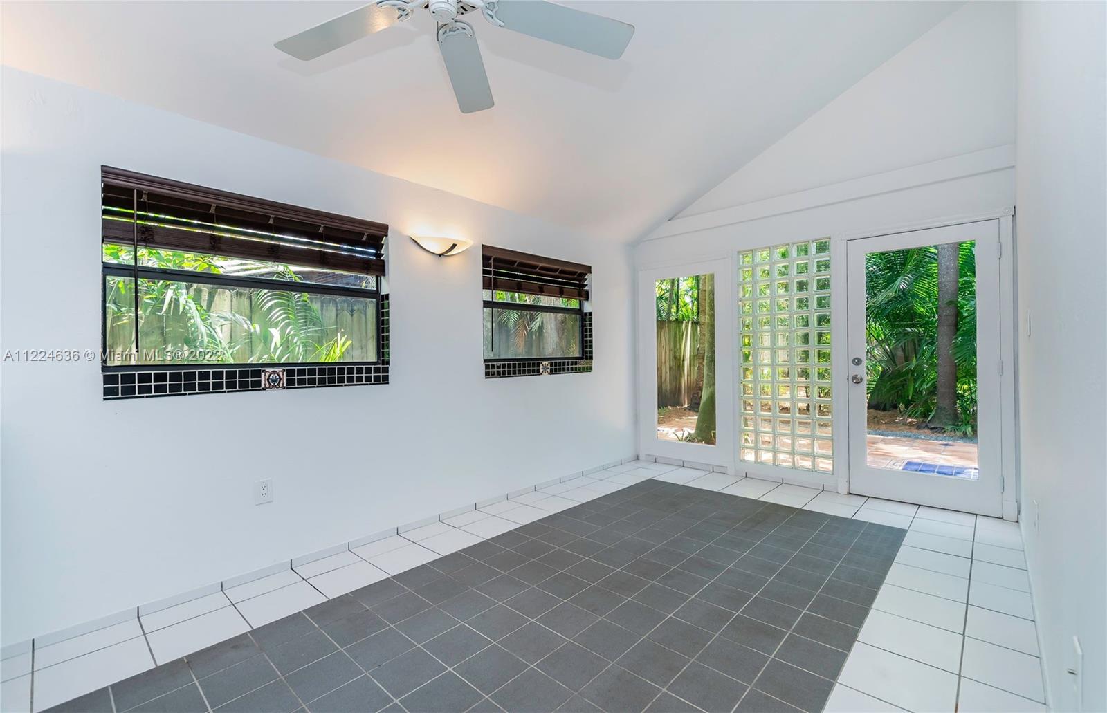 HIGHWAY PARK - Residential Lease