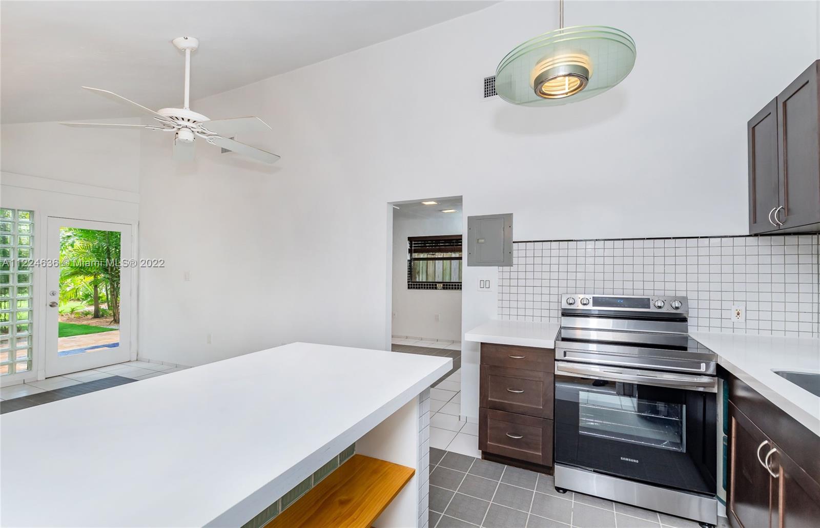 HIGHWAY PARK - Residential Lease