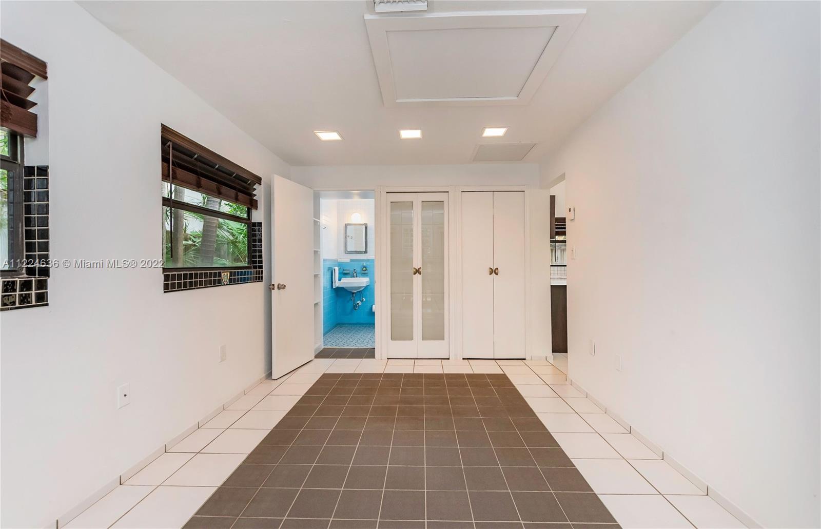 HIGHWAY PARK - Residential Lease