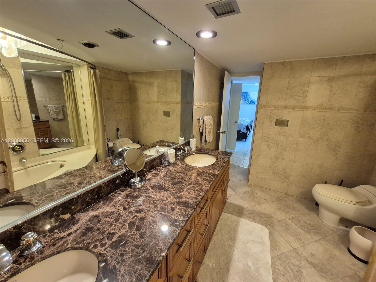 MALAGA TOWERS CONDO - Residential