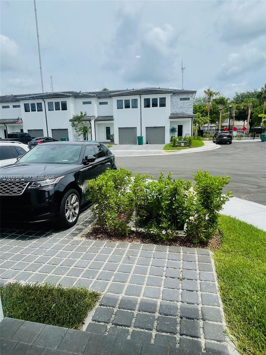 Lynn Park - Residential