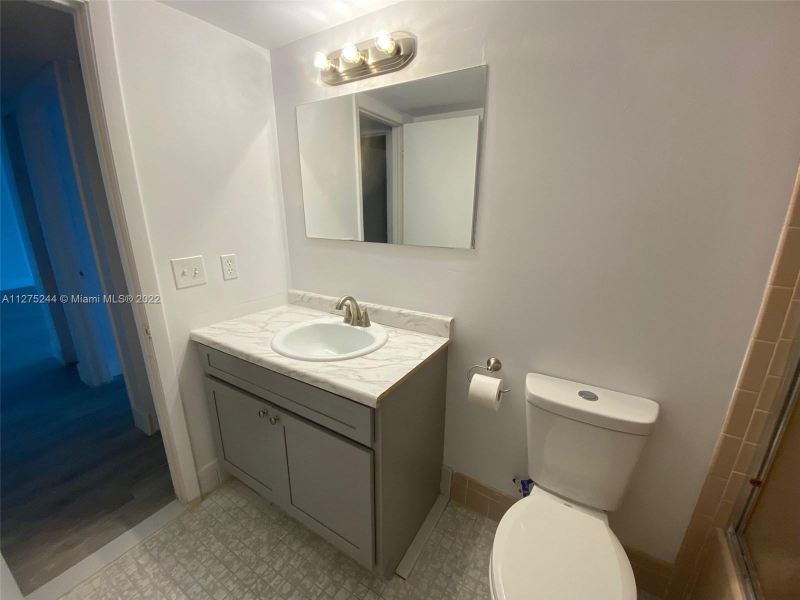 MEADOWBROOK LAKES VIEW C - Residential Lease