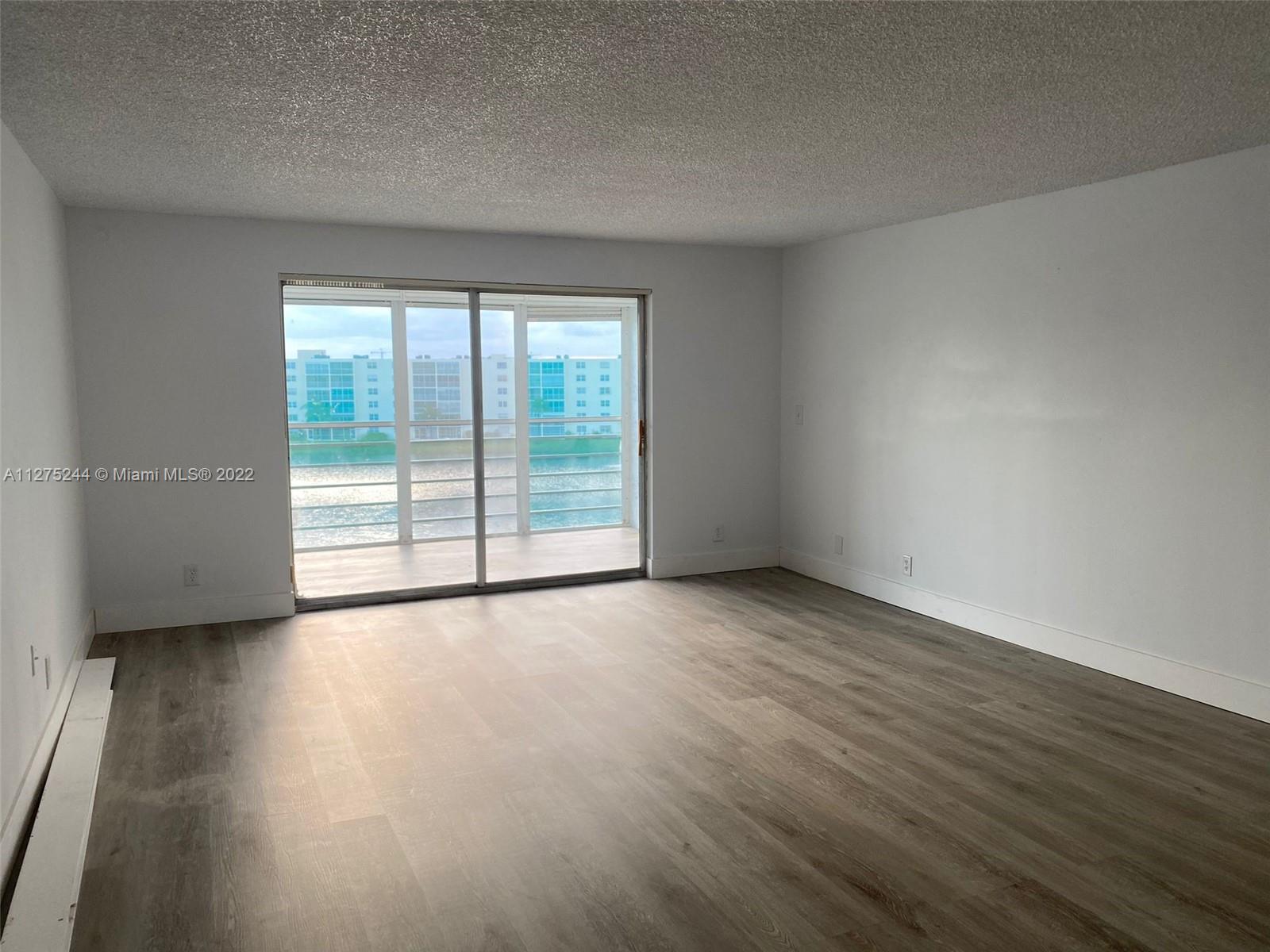 MEADOWBROOK LAKES VIEW C - Residential Lease