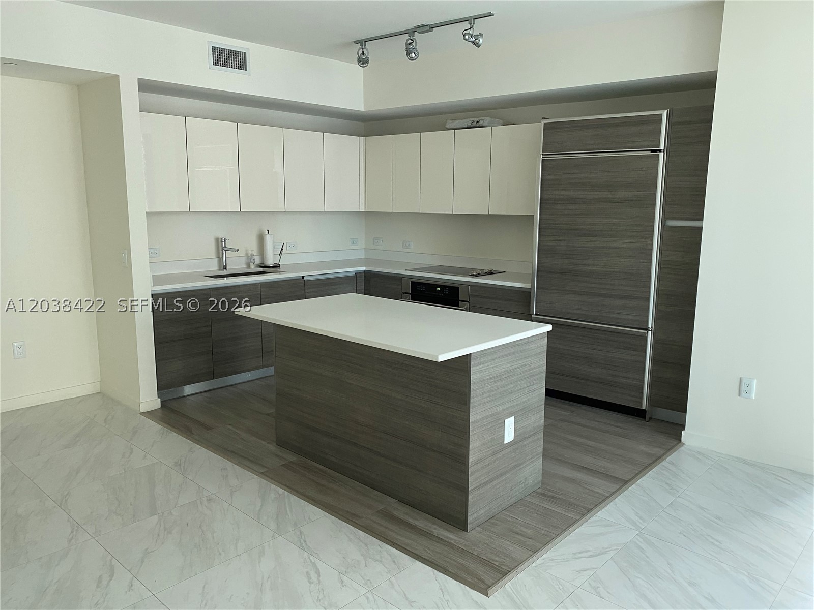 1100 MILLECENTO RESIDENCE - Residential Lease