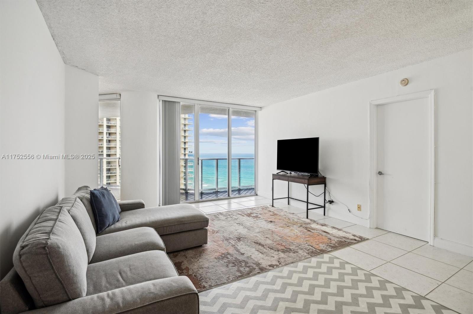 OCEANIA III CONDO - Residential