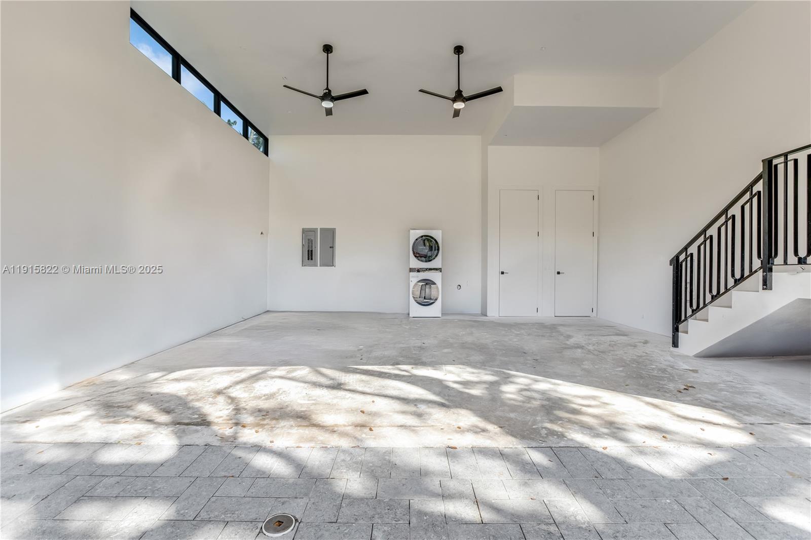 ALTOS DEL MAR NO 4 - Residential