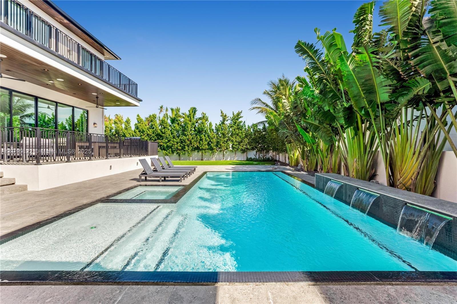 ALTOS DEL MAR NO 4 - Residential