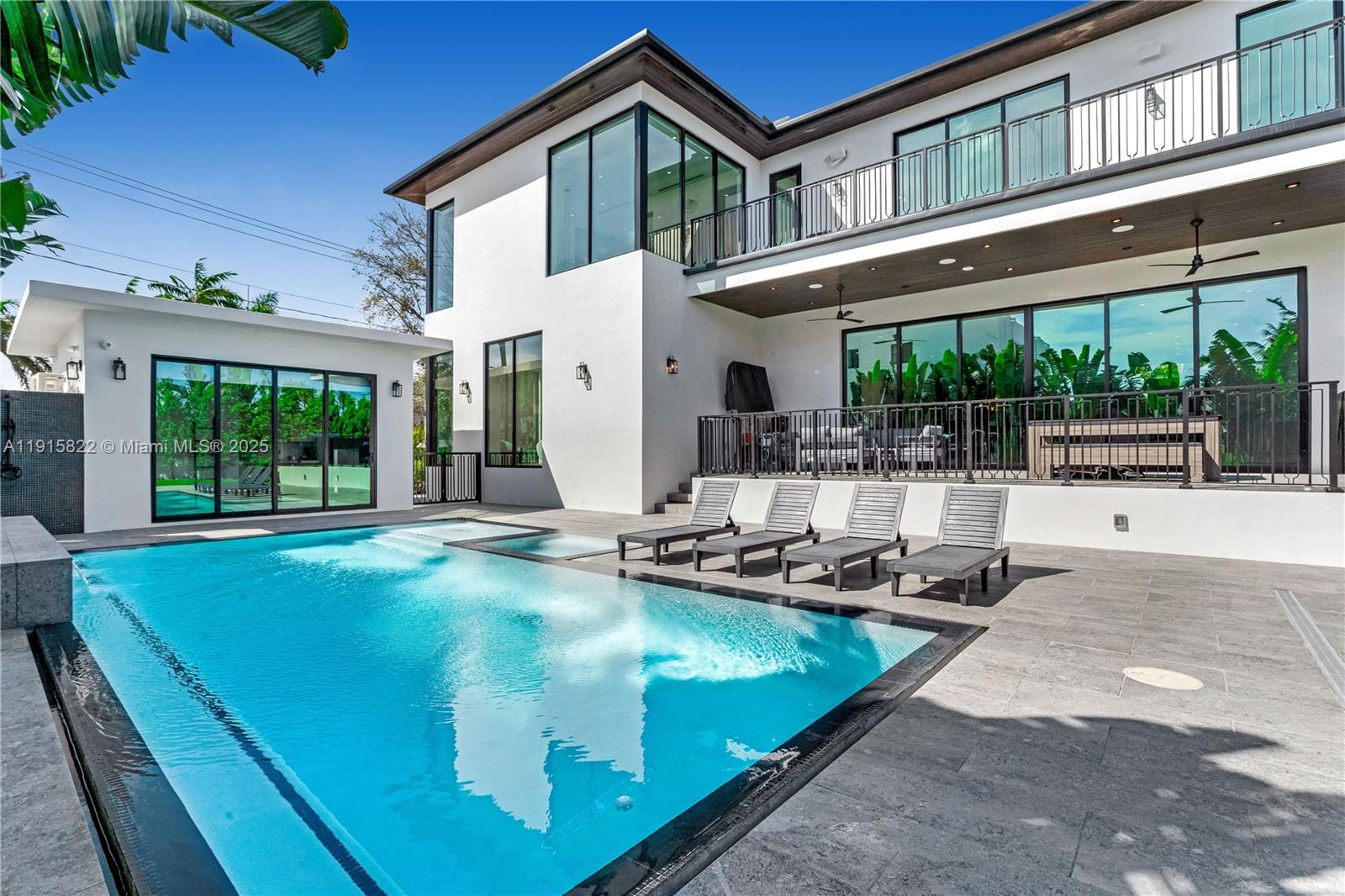 ALTOS DEL MAR NO 4 - Residential