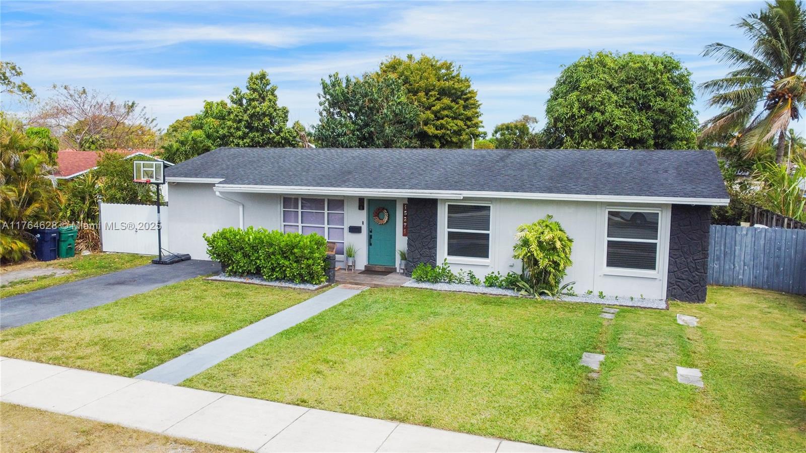 FAIRWAY ESTATES SEC FOUR - Residential