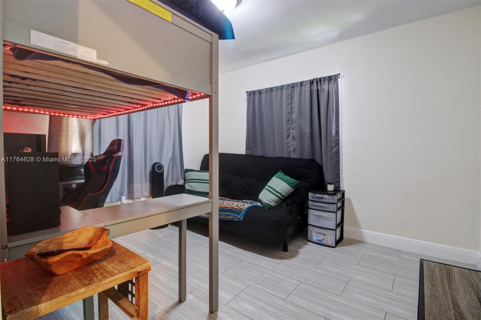 FAIRWAY ESTATES SEC FOUR - Residential