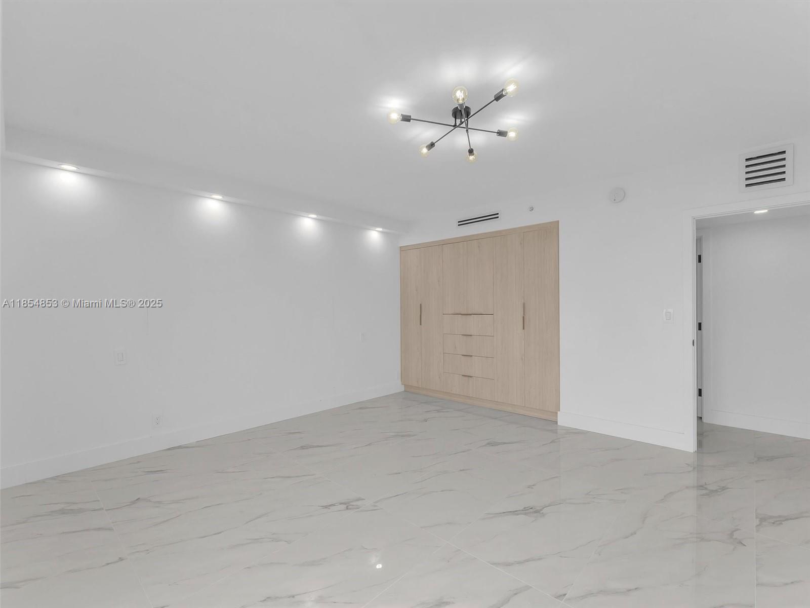 TURNBERRY ISLE CONDO - Residential Lease