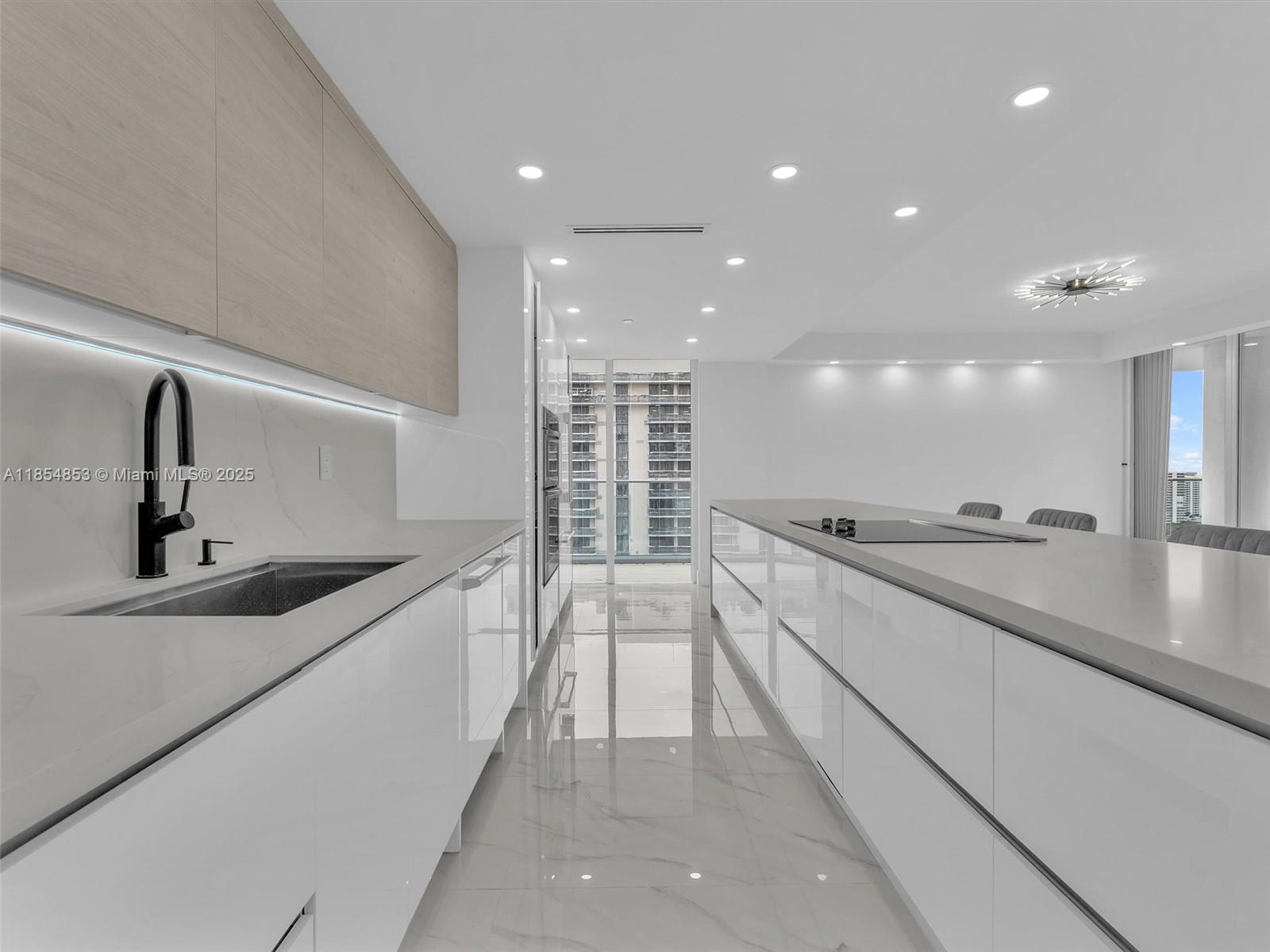TURNBERRY ISLE CONDO - Residential Lease