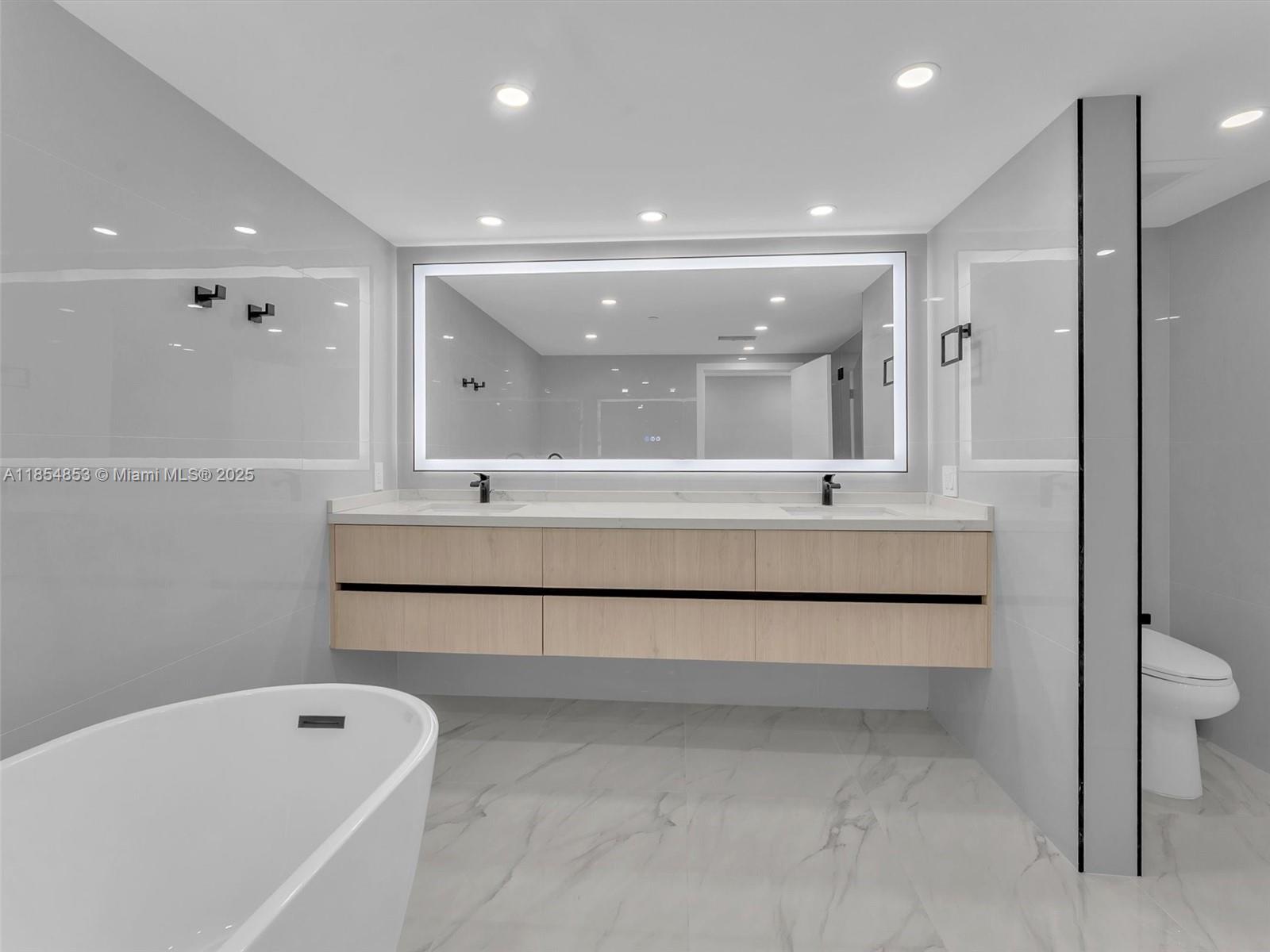 TURNBERRY ISLE CONDO - Residential Lease