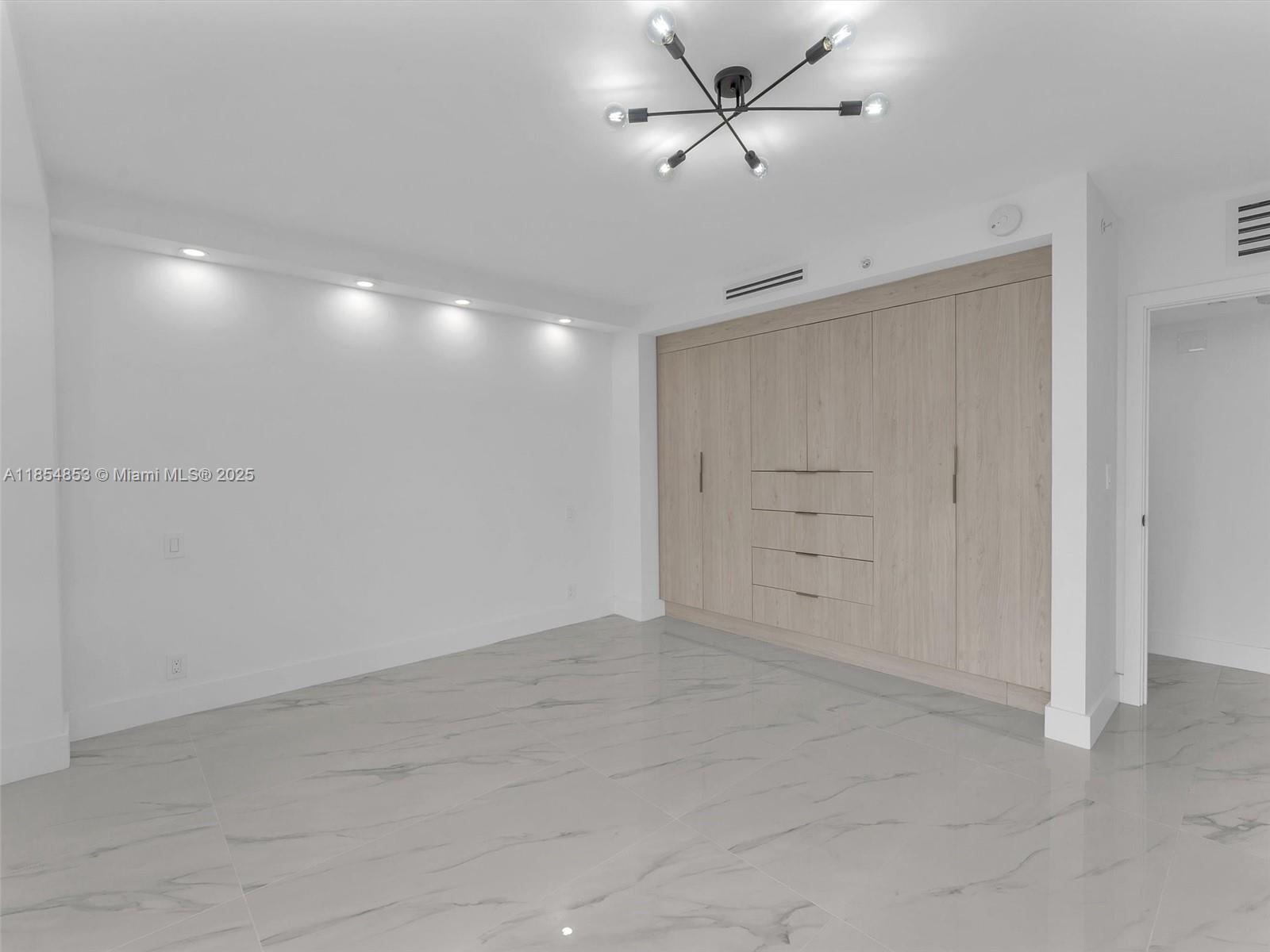 TURNBERRY ISLE CONDO - Residential Lease
