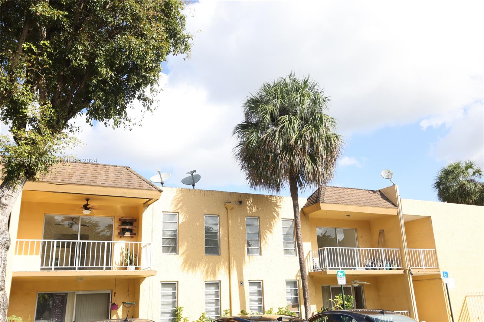 Extraordinary move-in ready 3-bedroom, 2-bath condo features tile flooring throughout and a convenient in-unit washer and dryer. This spacious unite offers updated kitchen and bathrooms. Located in the highly desirable Kendall area, this property is just minutes from top-rated schools, shopping, and dining. A perfect choice for families seeking comfort and  convenience!