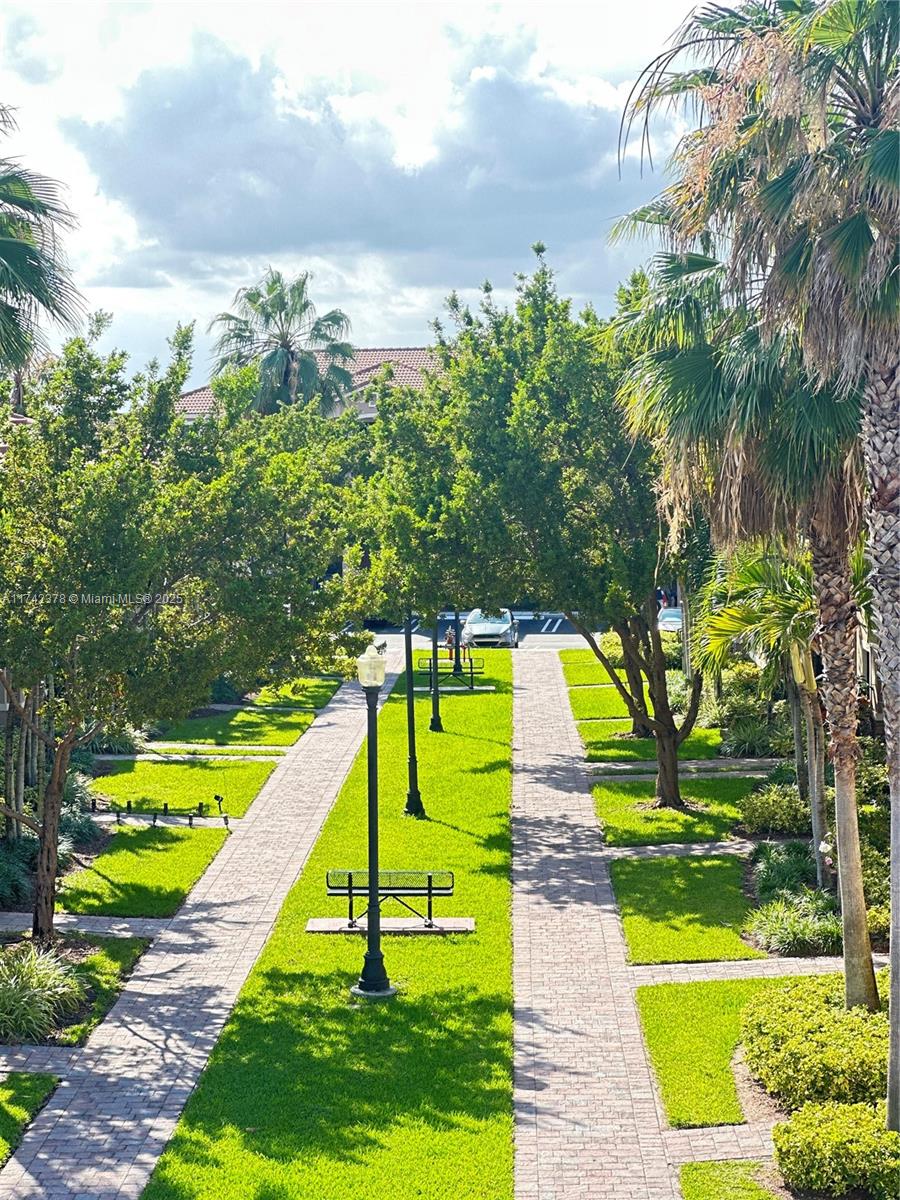 THE COURTS AT BAYSHORE II - Residential