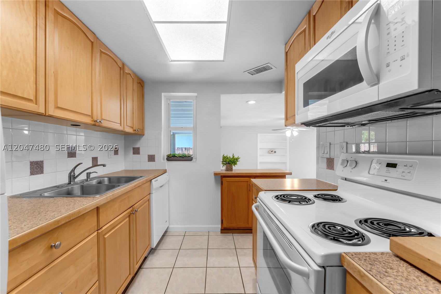 RIVIERA ESTATES 2ND ADDN - Residential Lease