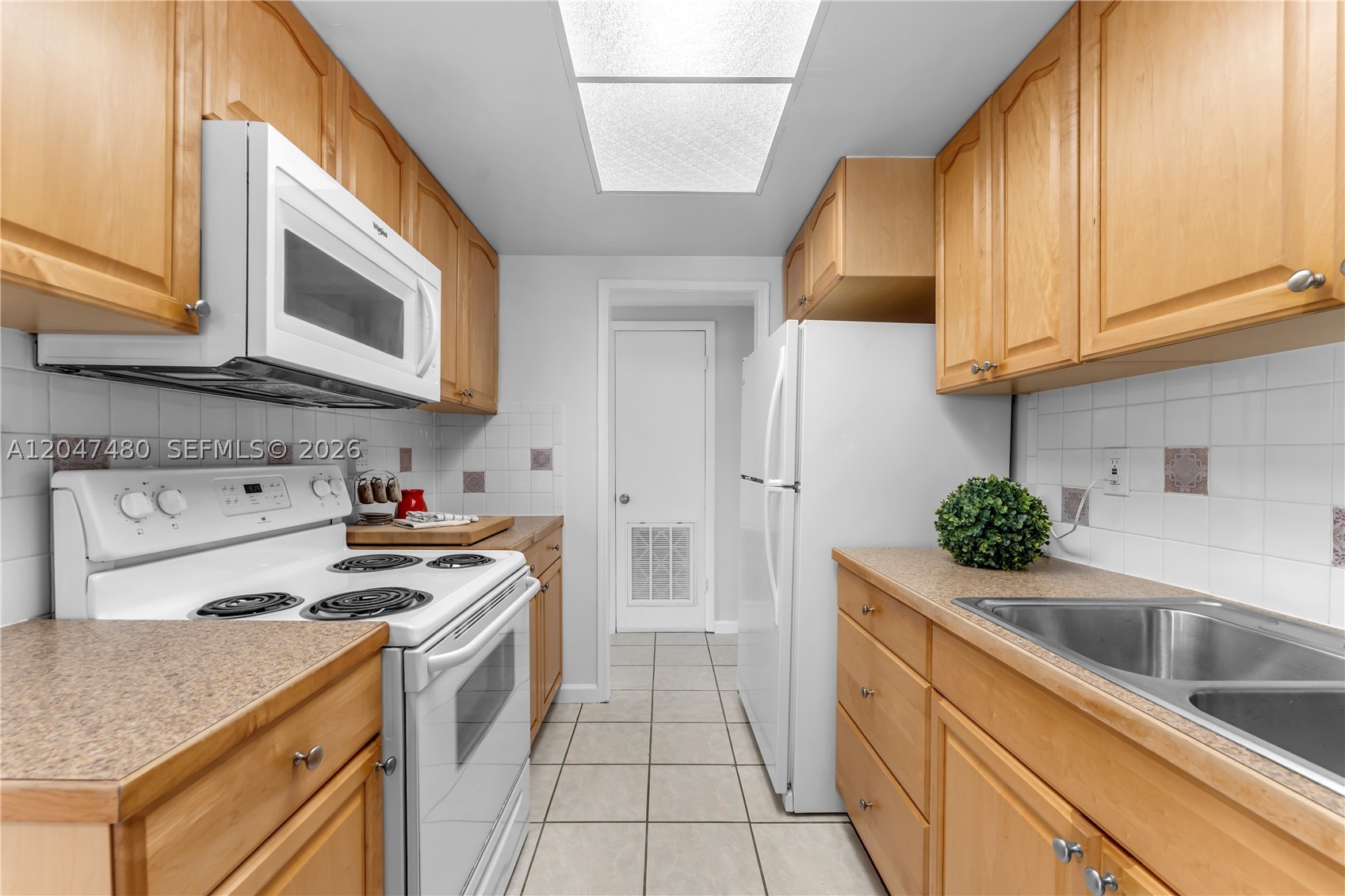 RIVIERA ESTATES 2ND ADDN - Residential Lease