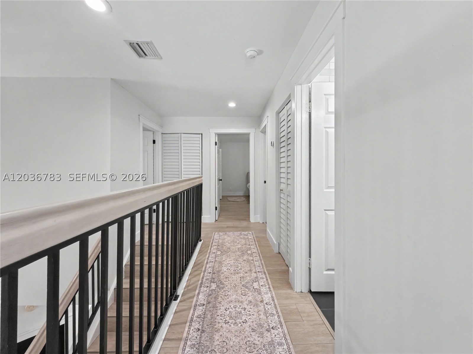 EMBASSY LAKES - Residential