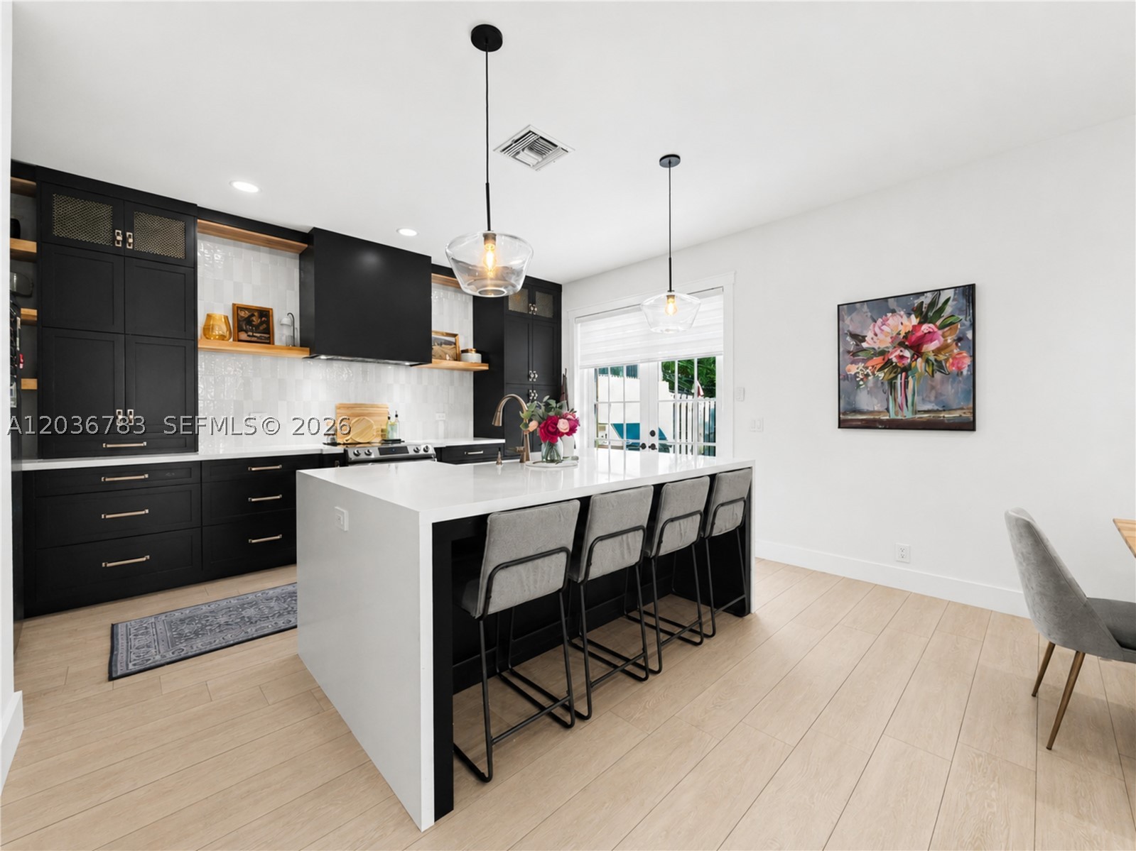 EMBASSY LAKES - Residential