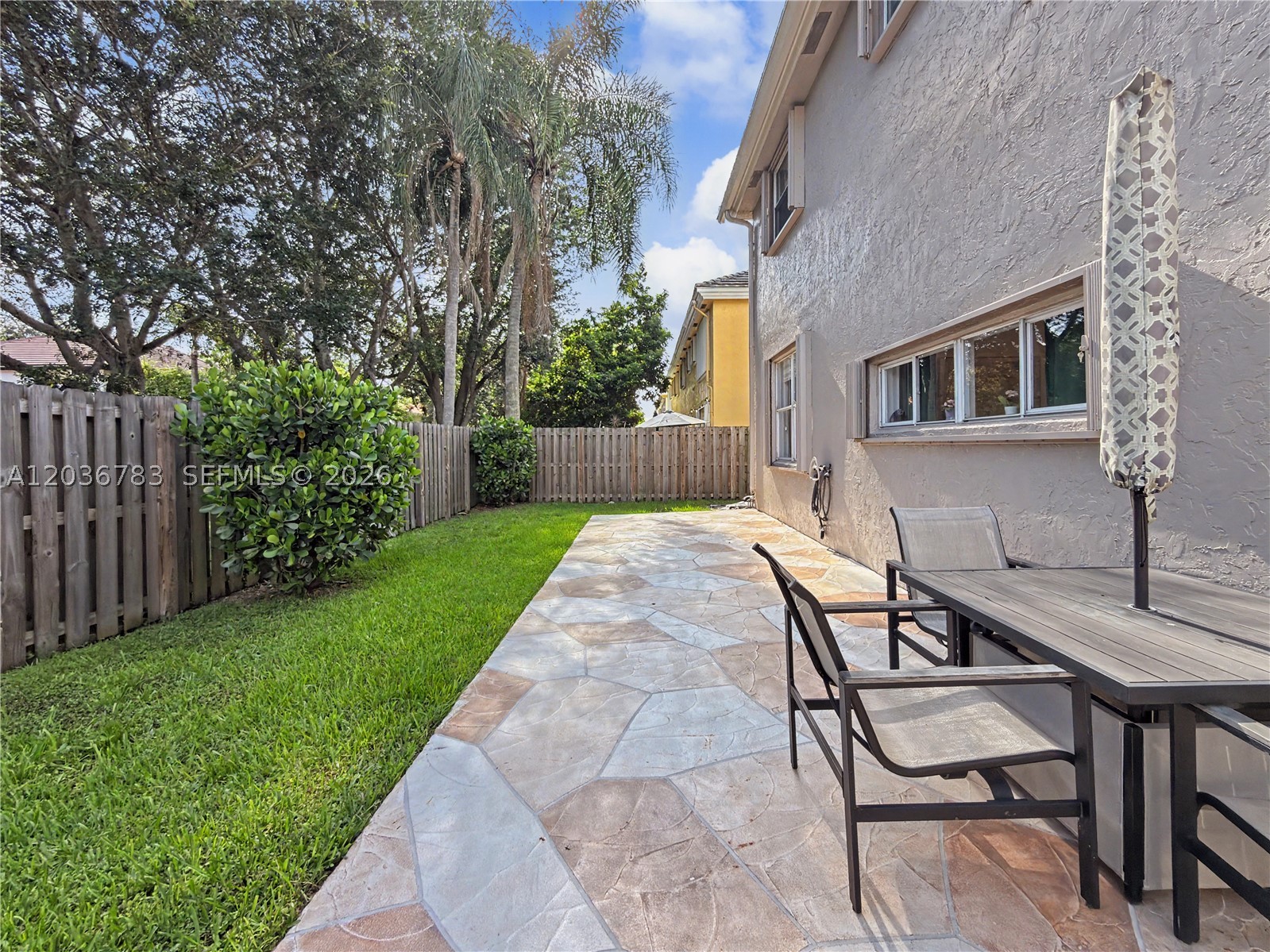 EMBASSY LAKES - Residential