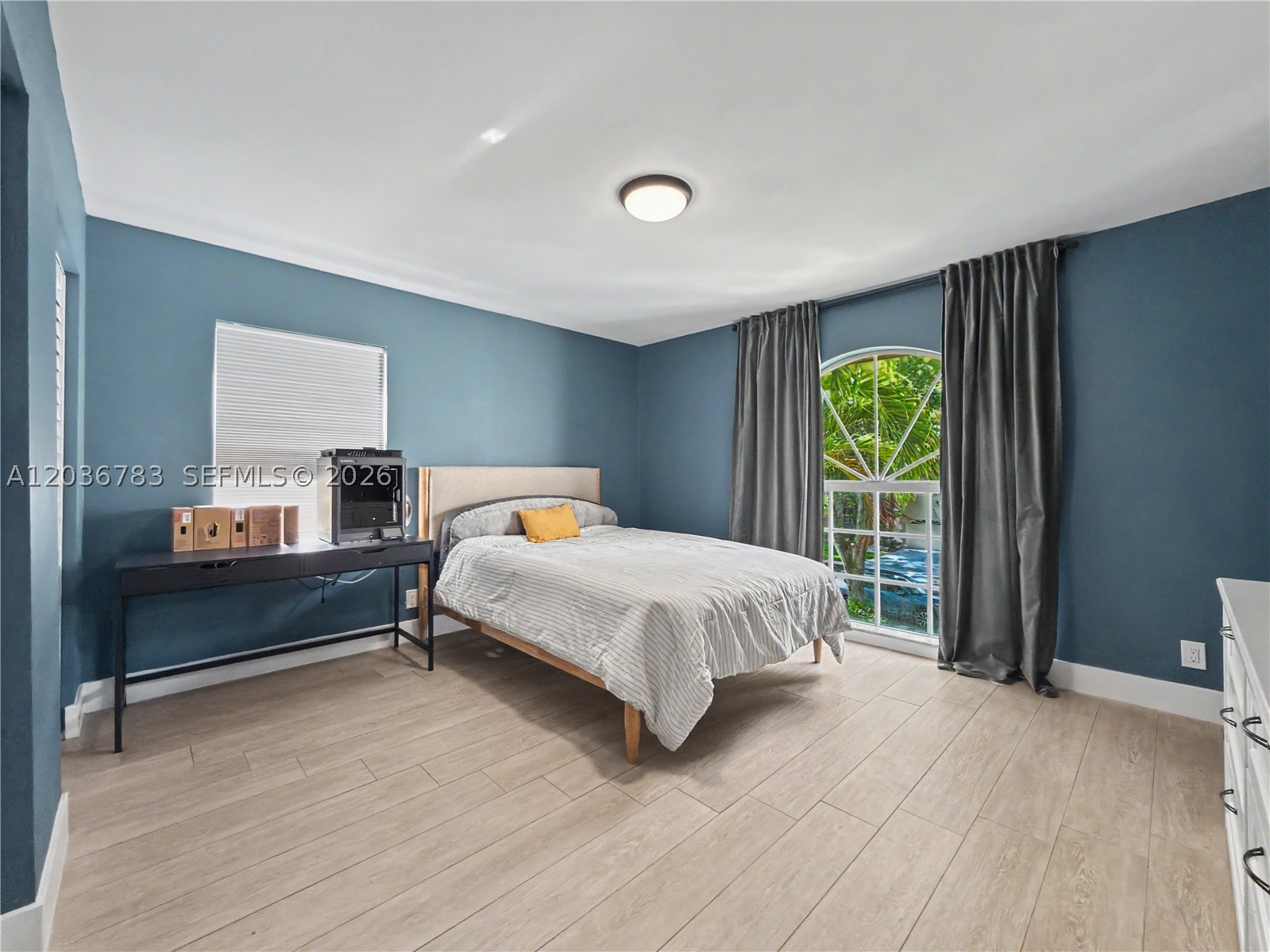 EMBASSY LAKES - Residential