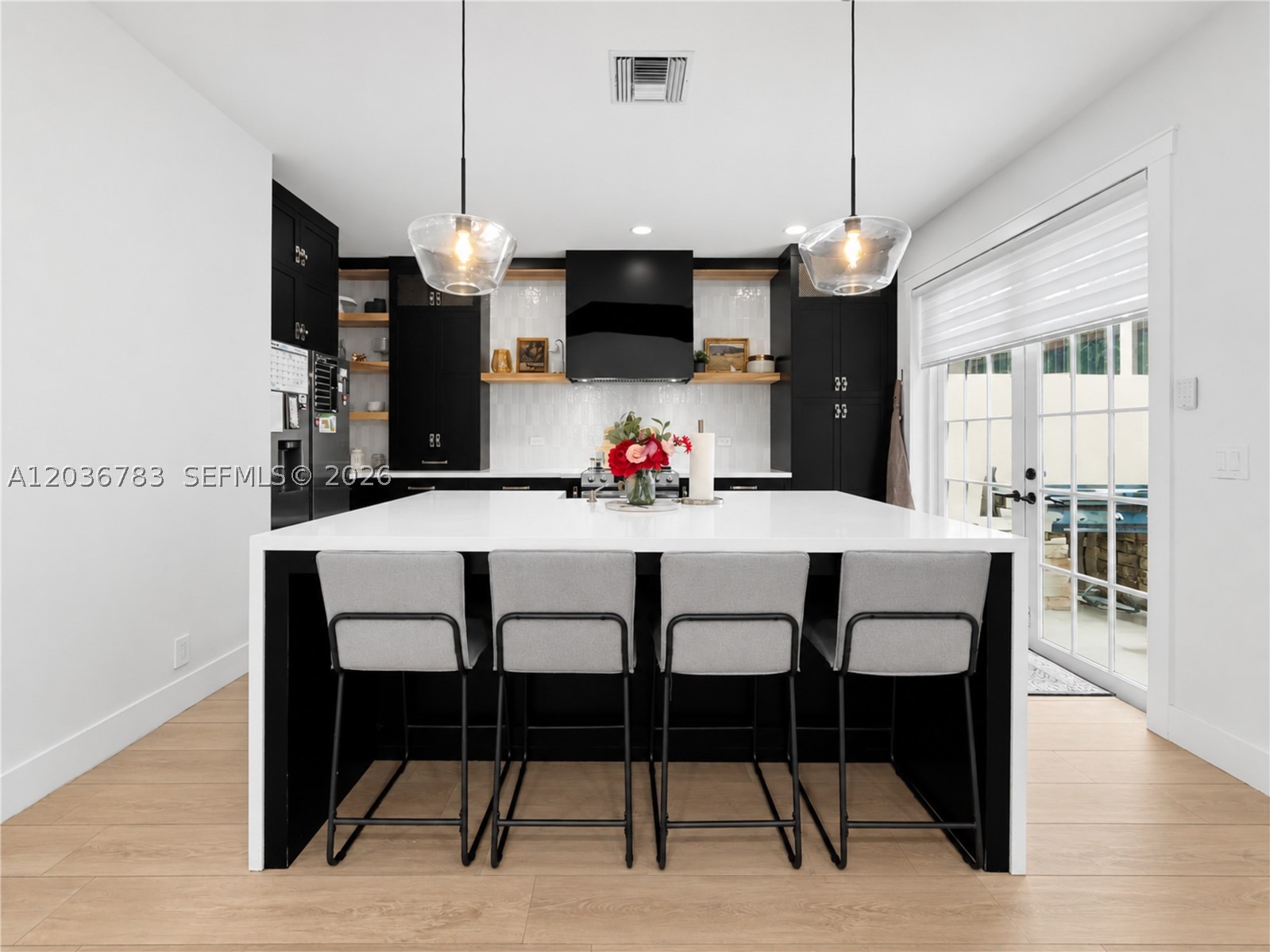 EMBASSY LAKES - Residential