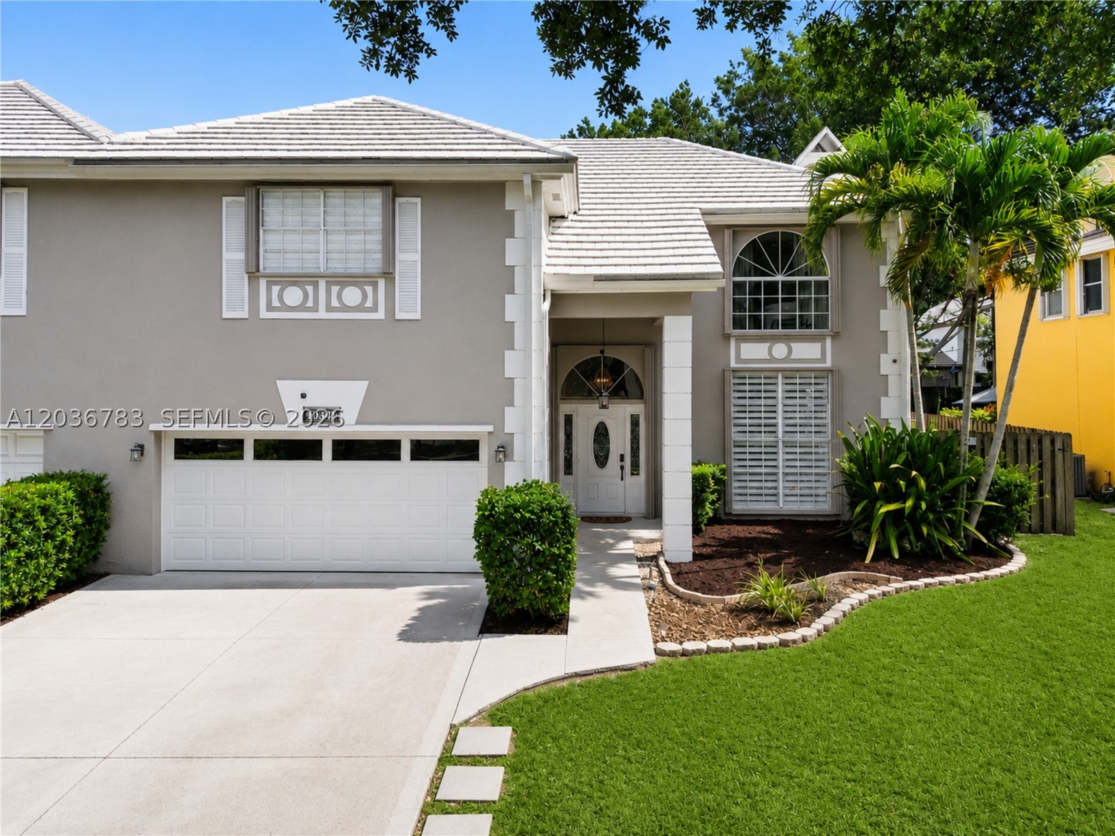 EMBASSY LAKES - Residential