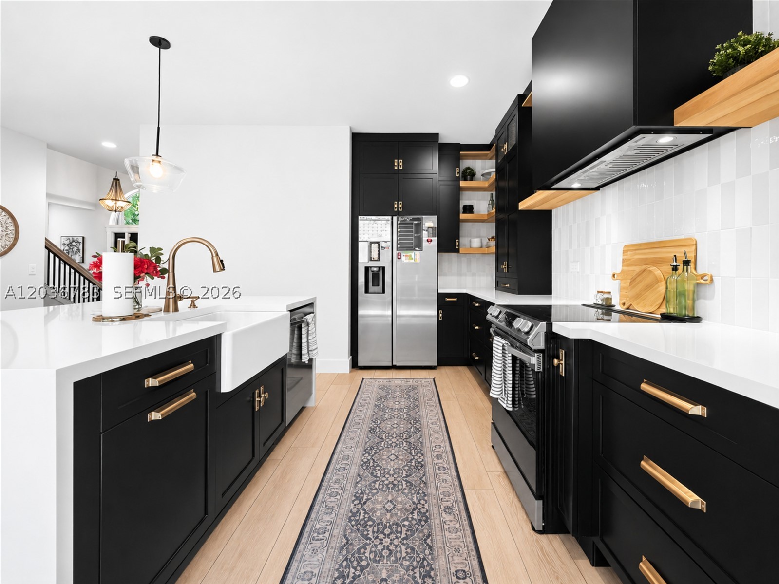 EMBASSY LAKES - Residential