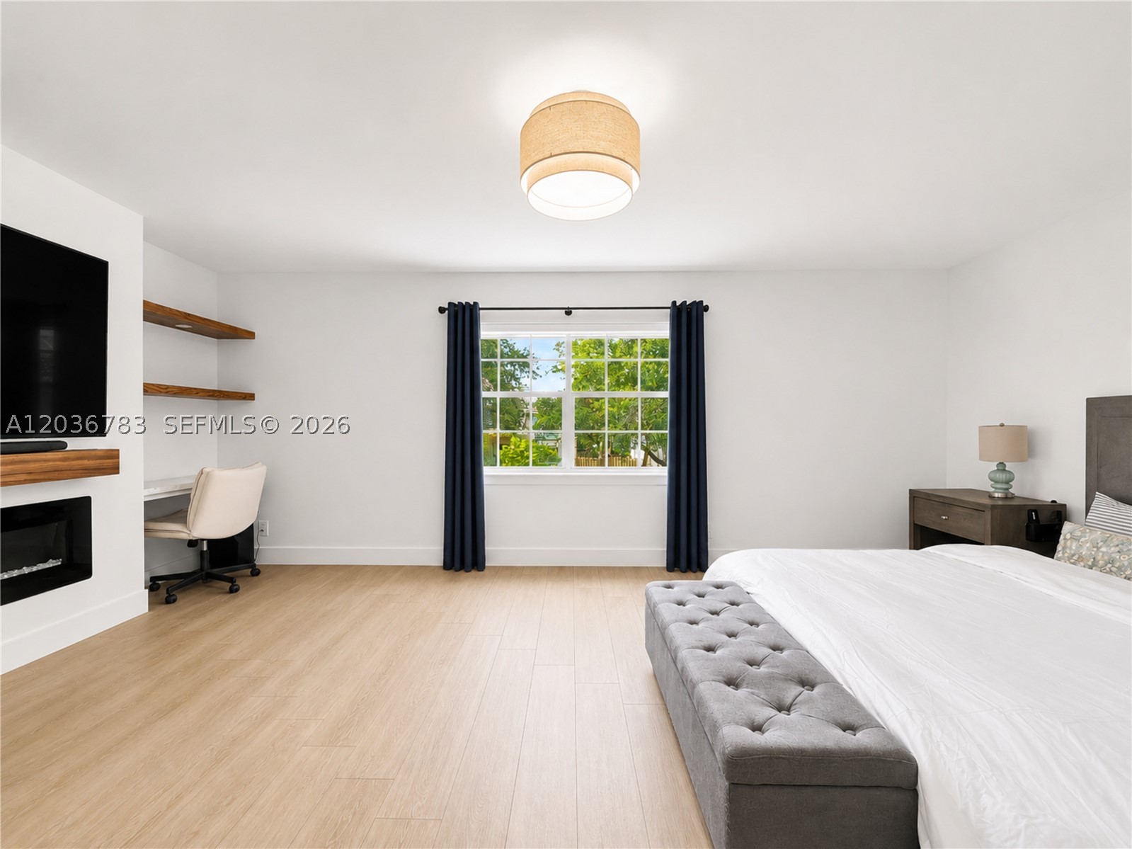 EMBASSY LAKES - Residential