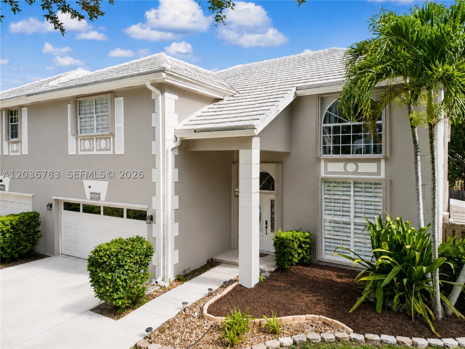 EMBASSY LAKES - Residential