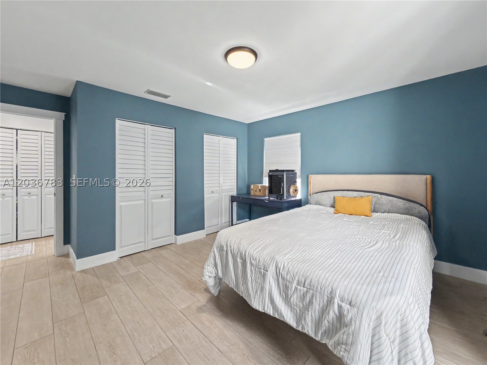 EMBASSY LAKES - Residential