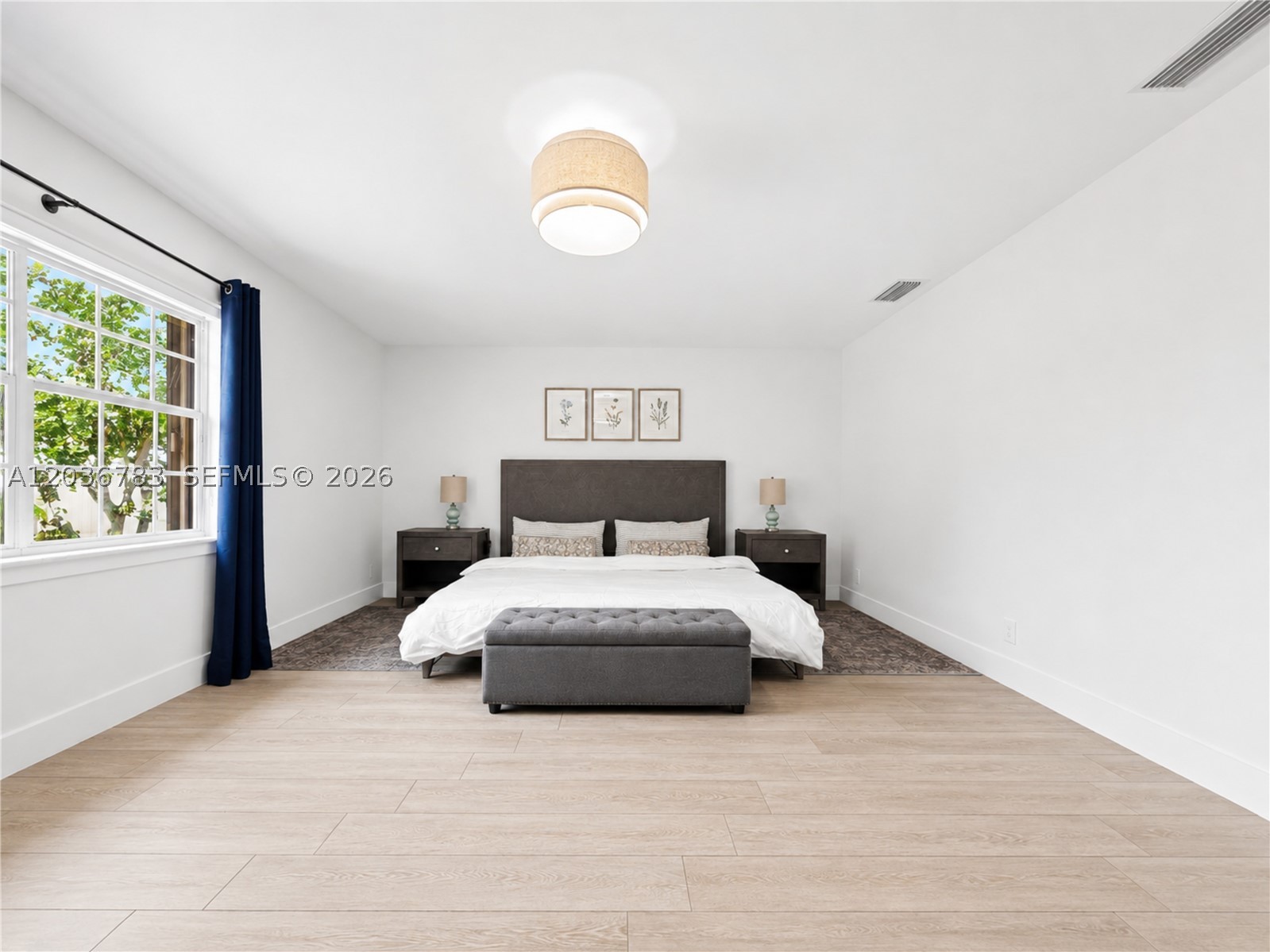 EMBASSY LAKES - Residential