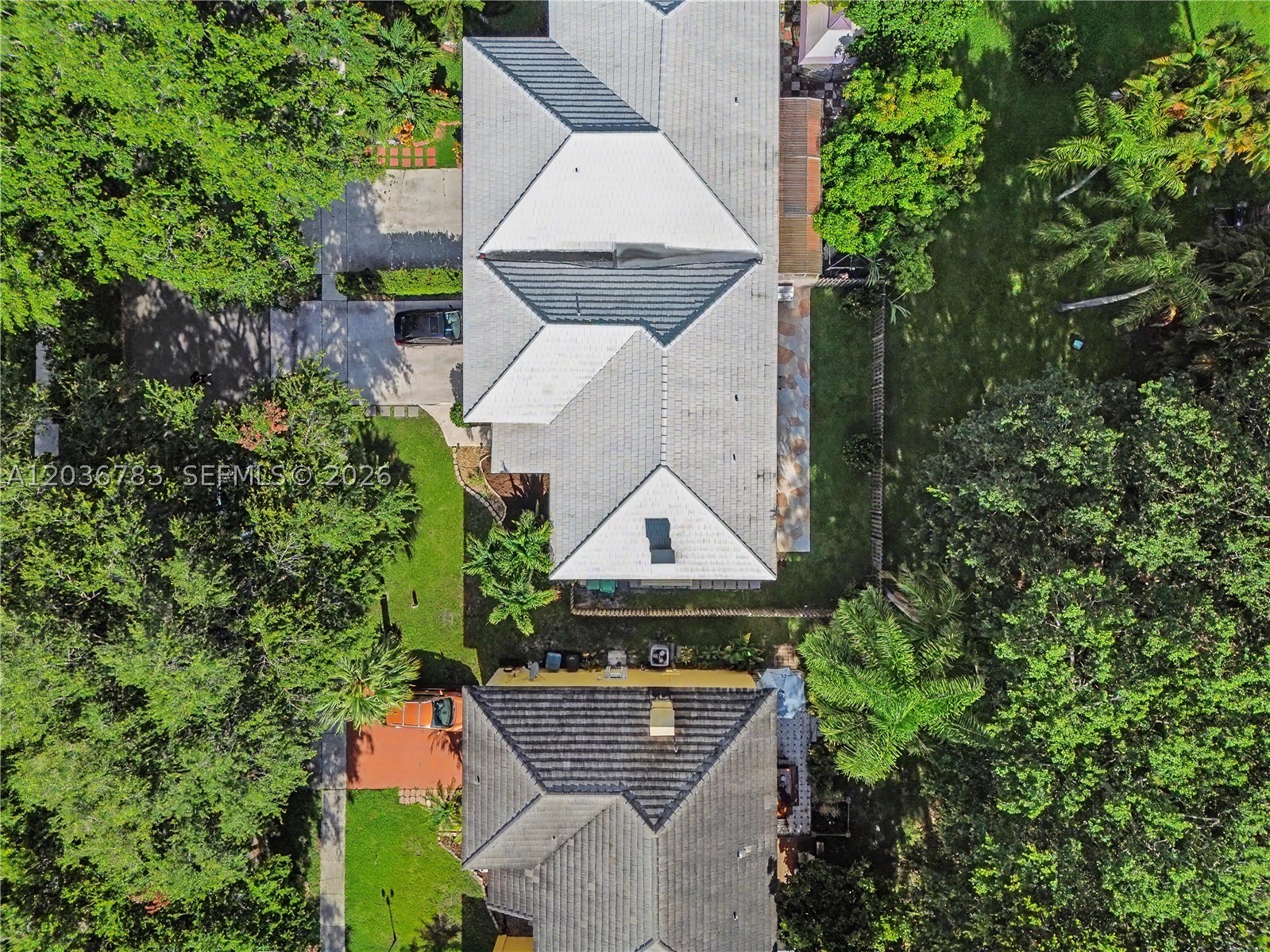EMBASSY LAKES - Residential