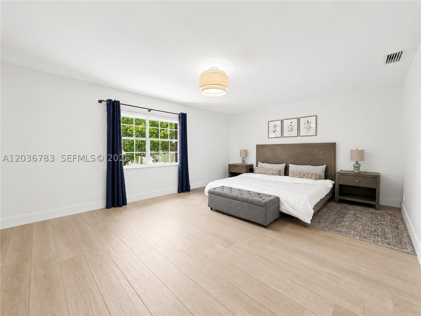 EMBASSY LAKES - Residential