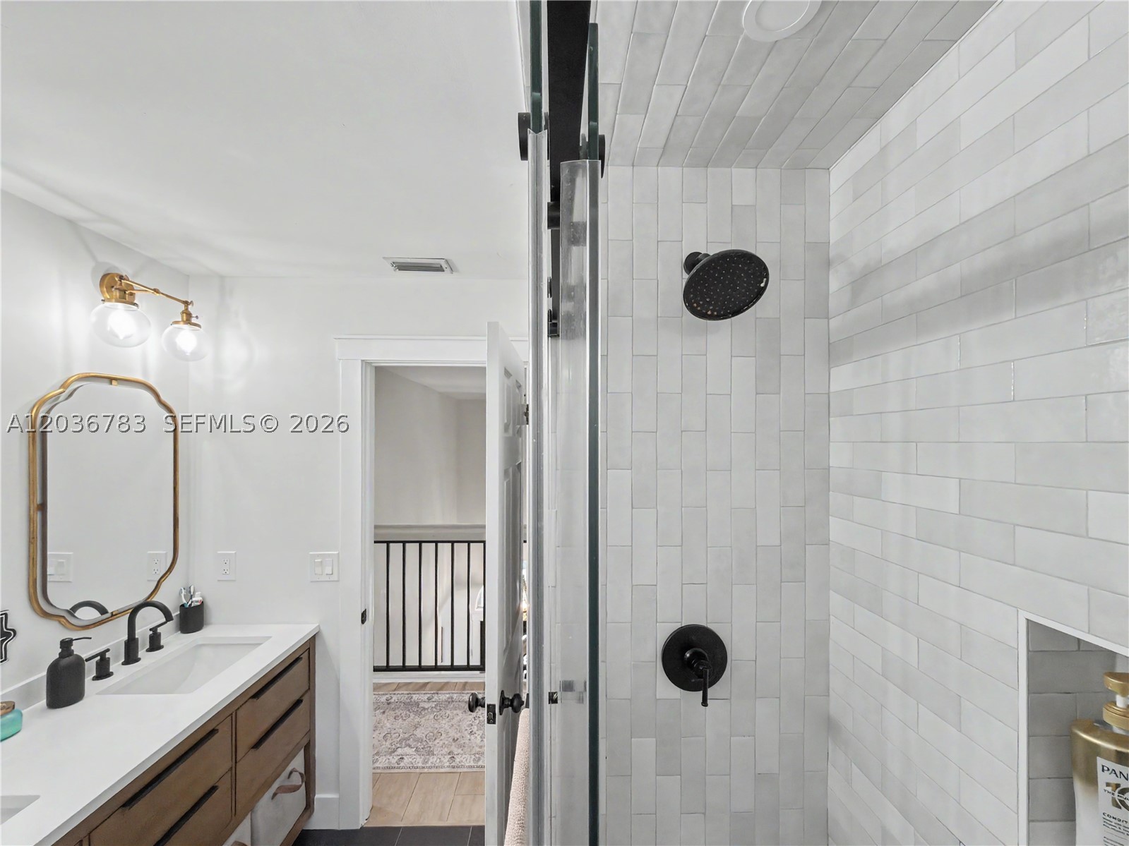 EMBASSY LAKES - Residential