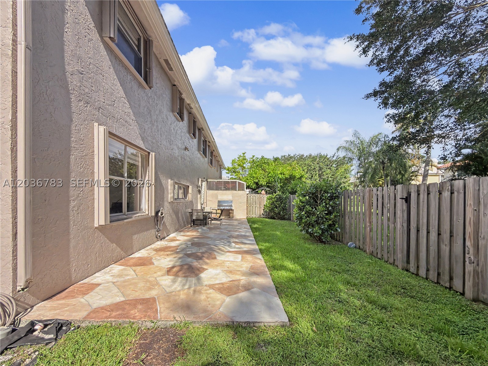 EMBASSY LAKES - Residential