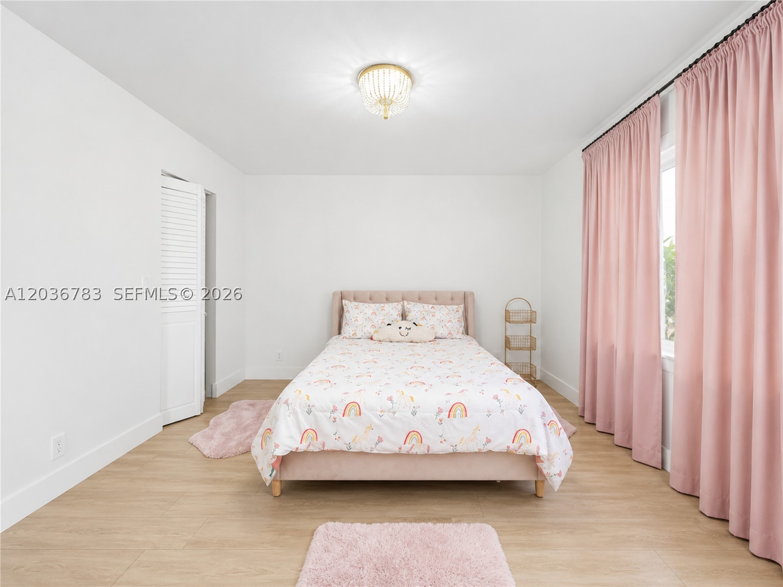 EMBASSY LAKES - Residential