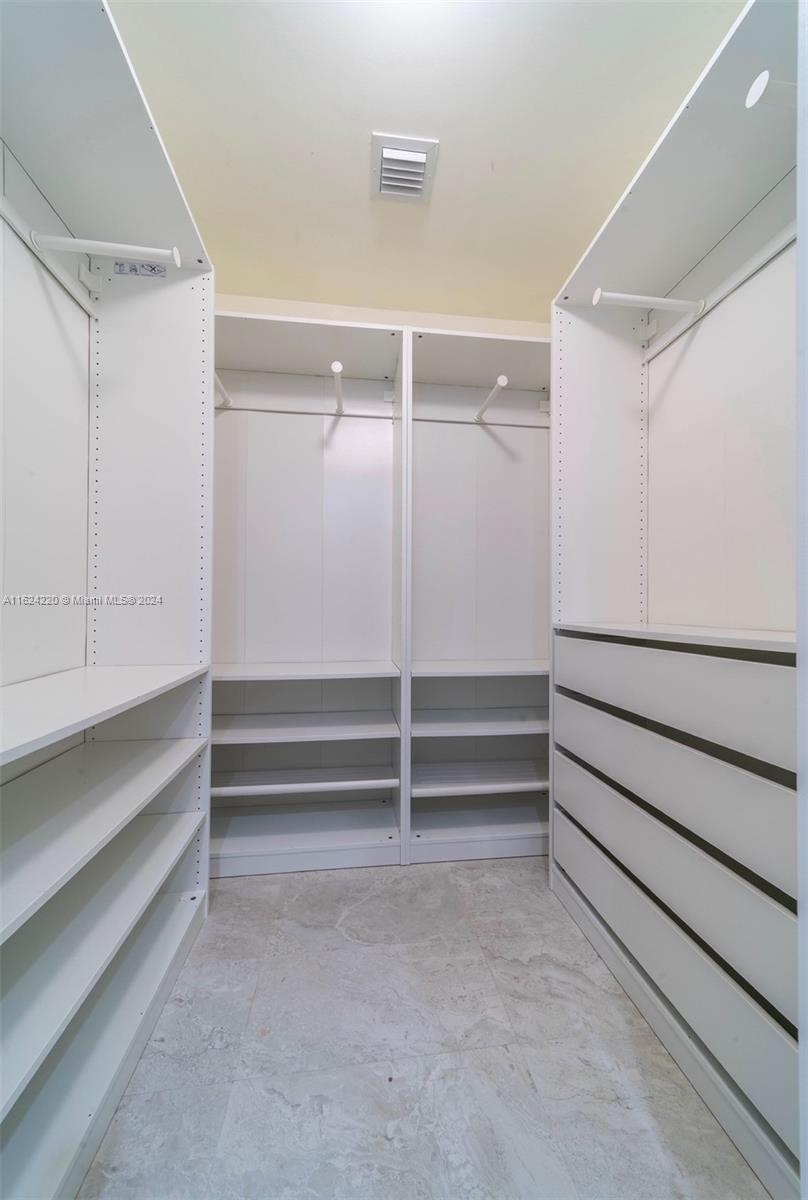 ARIA ON THE BAY CONDO - Residential