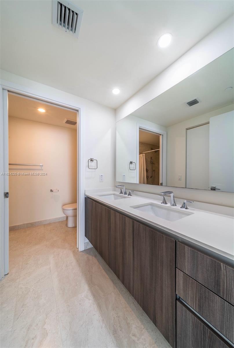 ARIA ON THE BAY CONDO - Residential